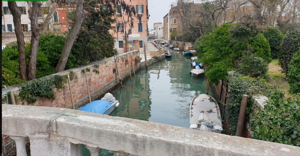 Susy Biennale Apartment - Canal View And Garden Βενετία Εξωτερικό φωτογραφία